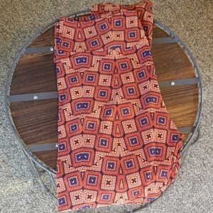 LuLaRoe Tall & Curvy leggings 💋